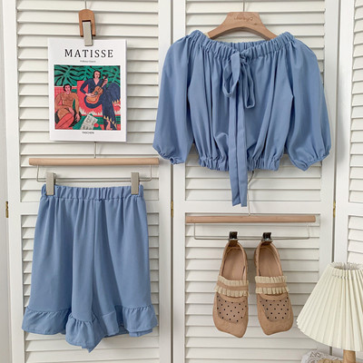 Καλοκαιρινό  σετ με βολάν - μπλούζα και σορτς