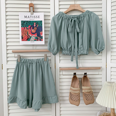 Καλοκαιρινό  σετ με βολάν - μπλούζα και σορτς