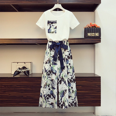 Elegantan ženski komplet s trakom i cvjetnim uzorkom - dva dijela