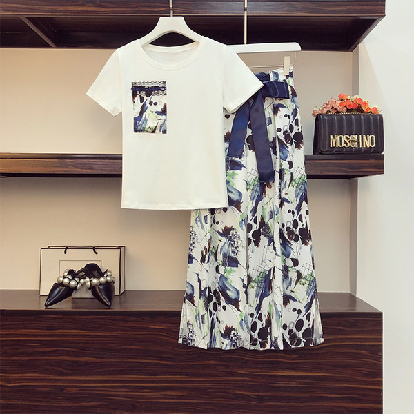 Elegantan ženski komplet s trakom i cvjetnim uzorkom - dva dijela