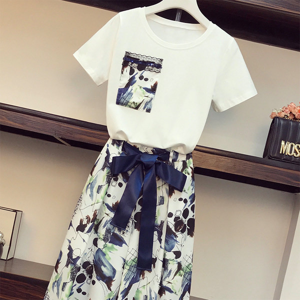 Elegantan ženski komplet s trakom i cvjetnim uzorkom - dva dijela