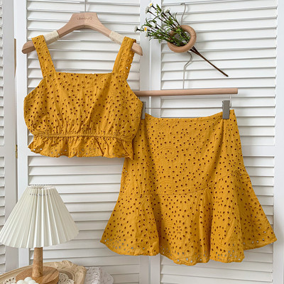 Ljetni set za žene s vezom - kratka majica bez rukava i suknja