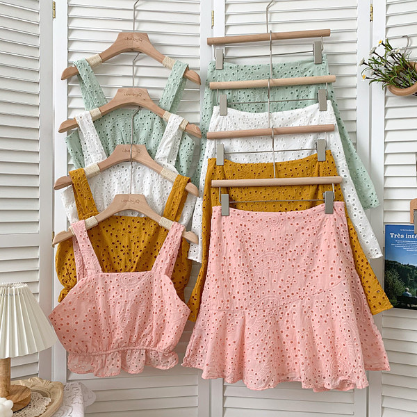 Ljetni set za žene s vezom - kratka majica bez rukava i suknja