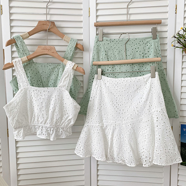 Ljetni set za žene s vezom - kratka majica bez rukava i suknja