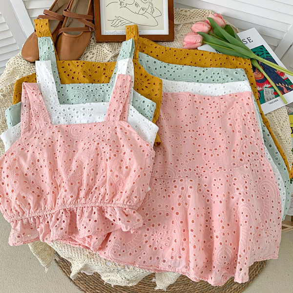 Ljetni set za žene s vezom - kratka majica bez rukava i suknja