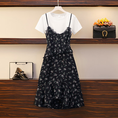 Μοντέρνο γυναικείο σετ κατάλληλο για το καλοκαίρι