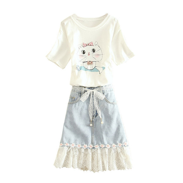 Μοντέρνο γυναικείο σετ από δύο μέρη - τζιν φούστα και μπλουζάκι