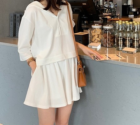 Žensko dvodijelno casual odijelo s kapuljačom