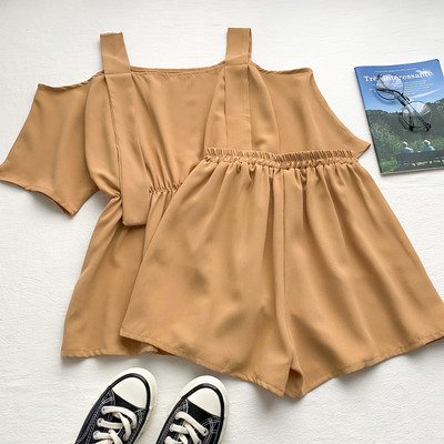 Novi model ljetnog kompleta - majica bez rukava golih ramena i kratke hlačice