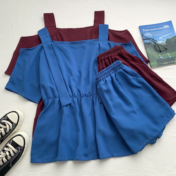 Novi model ljetnog kompleta - majica bez rukava golih ramena i kratke hlačice