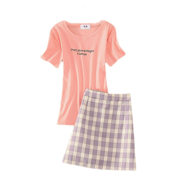 Aktualan ženski komplet karirana suknja i majica