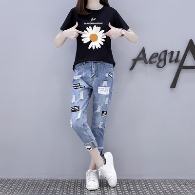 Ženski dnevni set sa natpisima i aplikacijom