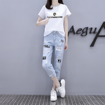 Ženski dnevni set sa natpisima i aplikacijom