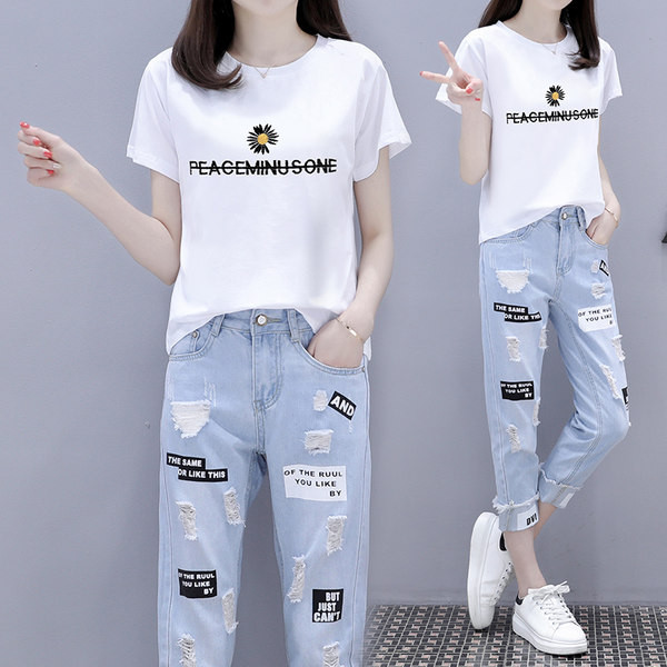 Ženski dnevni set sa natpisima i aplikacijom