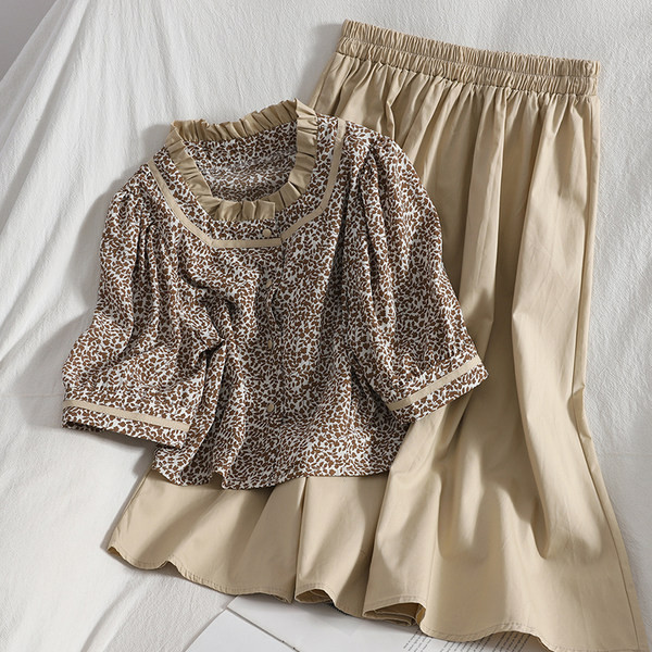 Proljetni ženski komplet košulja i suknja