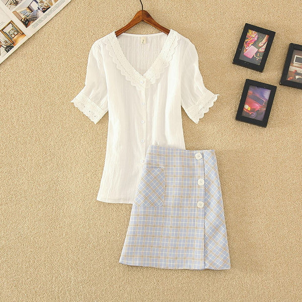 Moderan set od dva dijela suknje i bluze