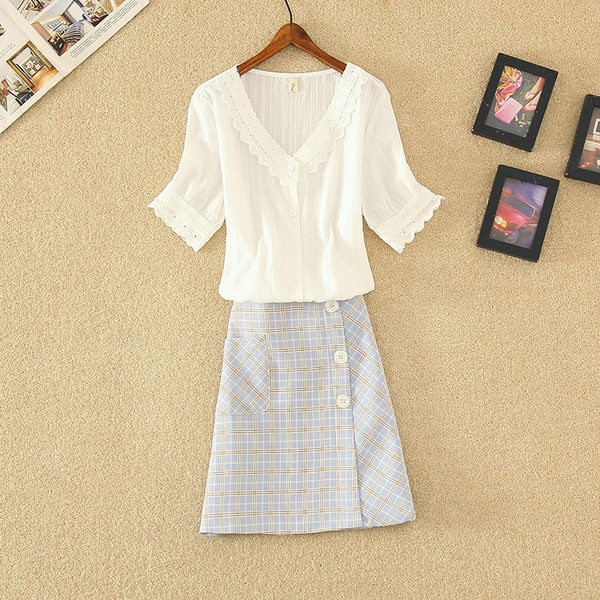 Moderan set od dva dijela suknje i bluze