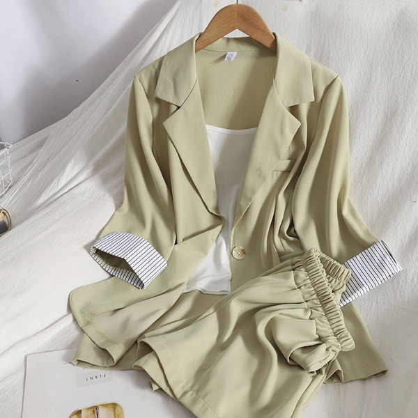 Ženski komplet sako i kratke hlače