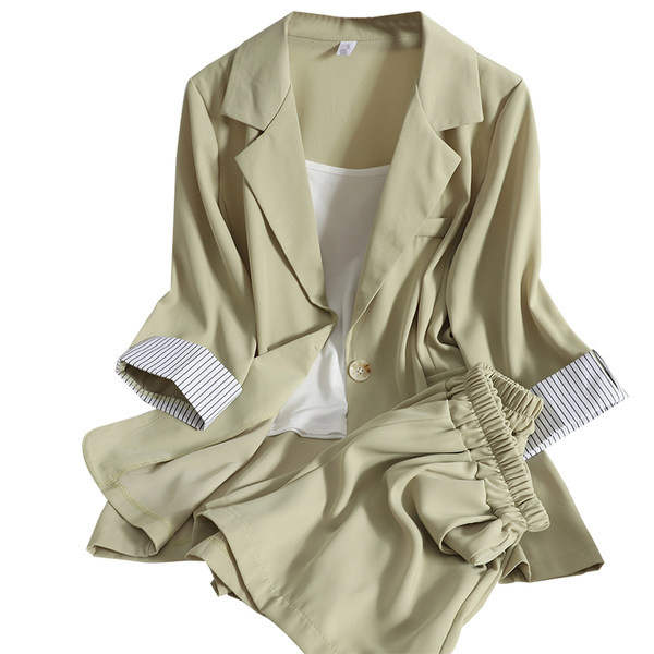 Ženski komplet sako i kratke hlače