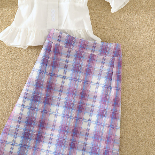 Ženski komplet bluza na gumbe i suknja