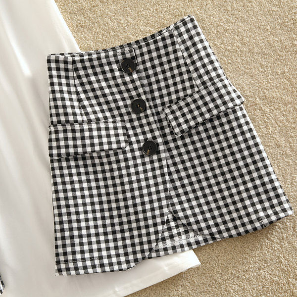 Mūsdienīgs sieviešu t-kreklu komplekts ar uzrakstu un svārkiem