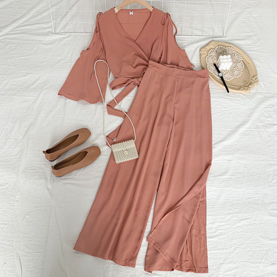 Novi model ženskog proljetno-ljetnog kompleta