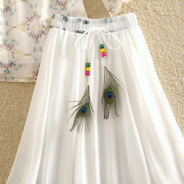 Ženski komplet duge suknje i bluze sa cvjetnim motivima