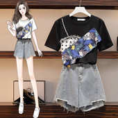 Ljetni ženski komplet T-shirt i kratke traperice