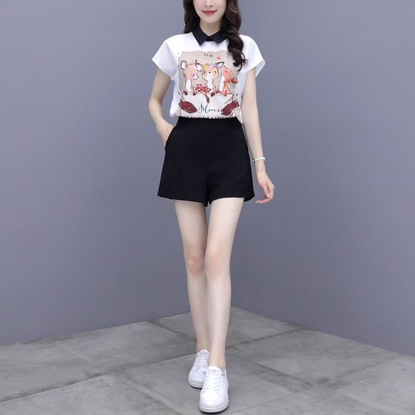 Ženski moderan komplet sa aplikacijom i kratkim rukavima