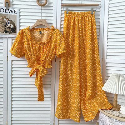 Ljetni cvjetni komplet - bluza i hlače