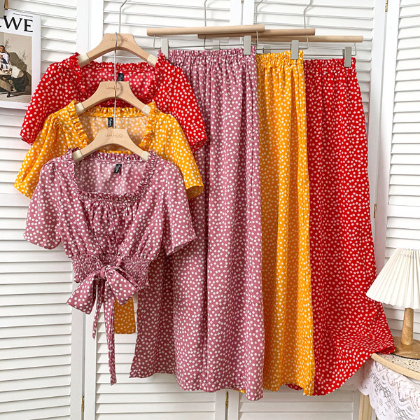 Ljetni cvjetni komplet - bluza i hlače