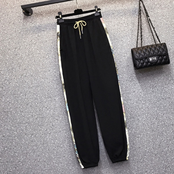 Ležeran ženski proljetni top set kratkih rukava i hlačica