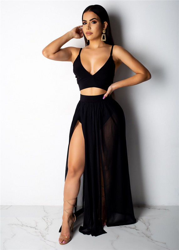 Elegantan ženski komplet iz dva dijela - duga suknja i majica na tanke naramenice