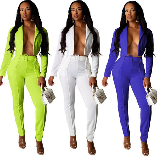 Moderan ženski komplet od dva dijela - hlače i kratka jakna bez gumba