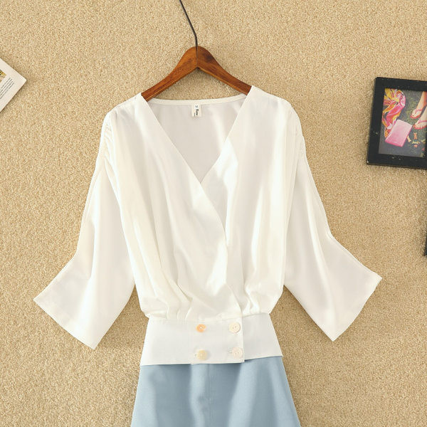 Moderan ženski komplet - kratka suknja i bluza