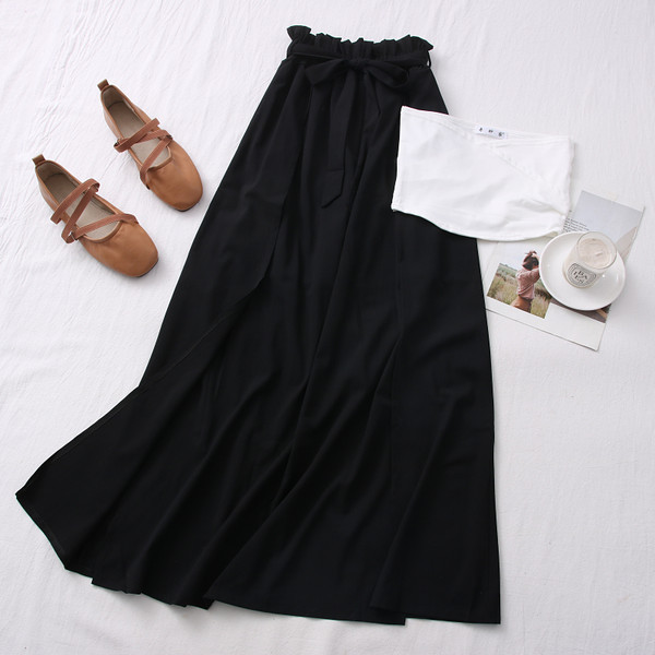 Proljetno-ljetni komplet - bustier i izrezana suknja-hlače