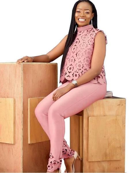 Novi model, elegantan ženski komplet - majica bez rukava i hlače