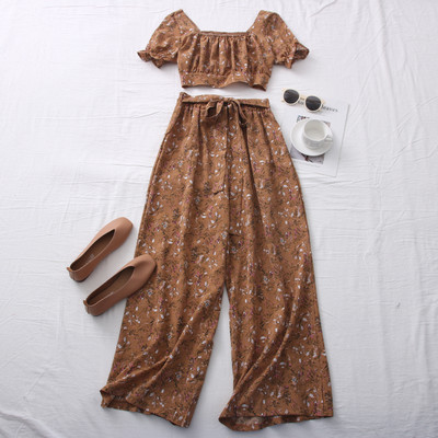 Pavasara-vasaras ziedu raksts - krūtis un garas bikses