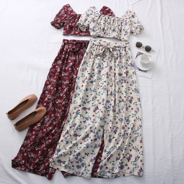 Pavasara-vasaras ziedu raksts - krūtis un garas bikses