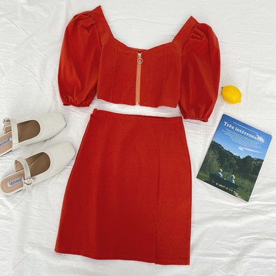 Novi model ljetnog kompleta - bluza na patent i suknja