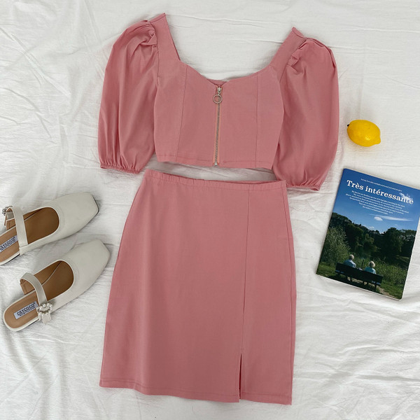 Novi model ljetnog kompleta - bluza na patent i suknja