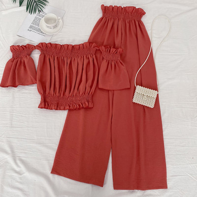 Jauna modeļa vasaras komplekts - īsa blūze ar atkailinātiem pleciem un biksēm