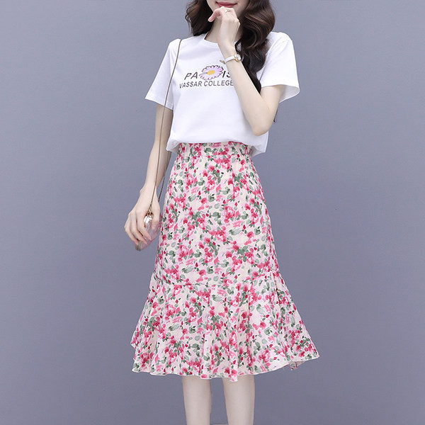 Ženski set sa cvjetnim uzorkom iz dva dijela i natpisima