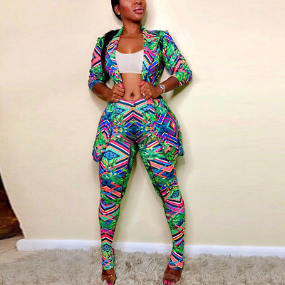 Novi model ženskog kompleta u dvije boje - kamuflaža i dezen u boji