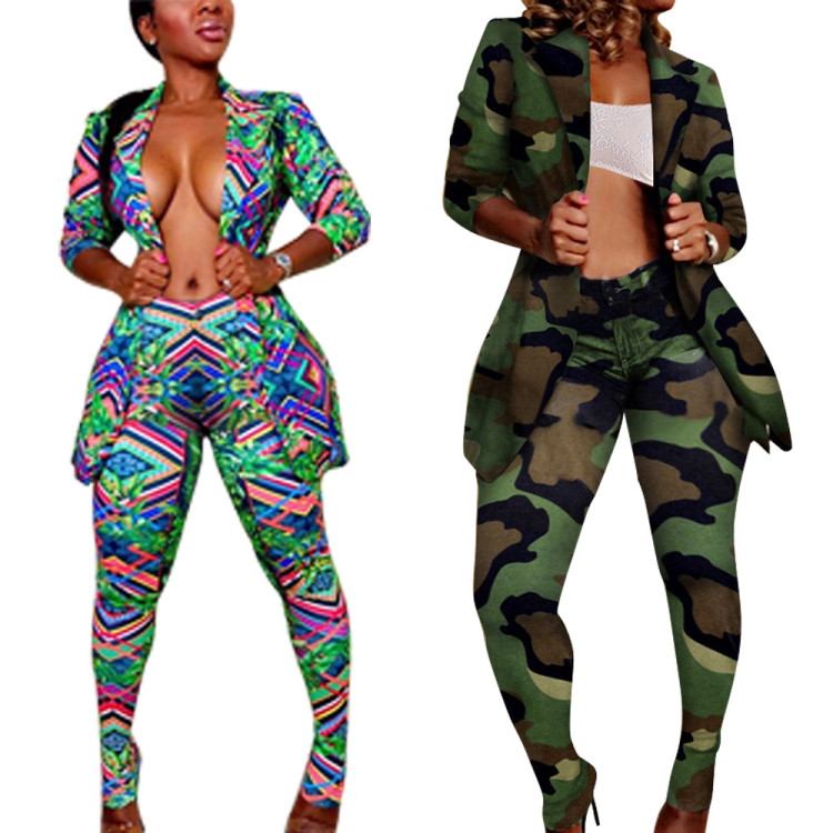 Novi model ženskog kompleta u dvije boje - kamuflaža i dezen u boji