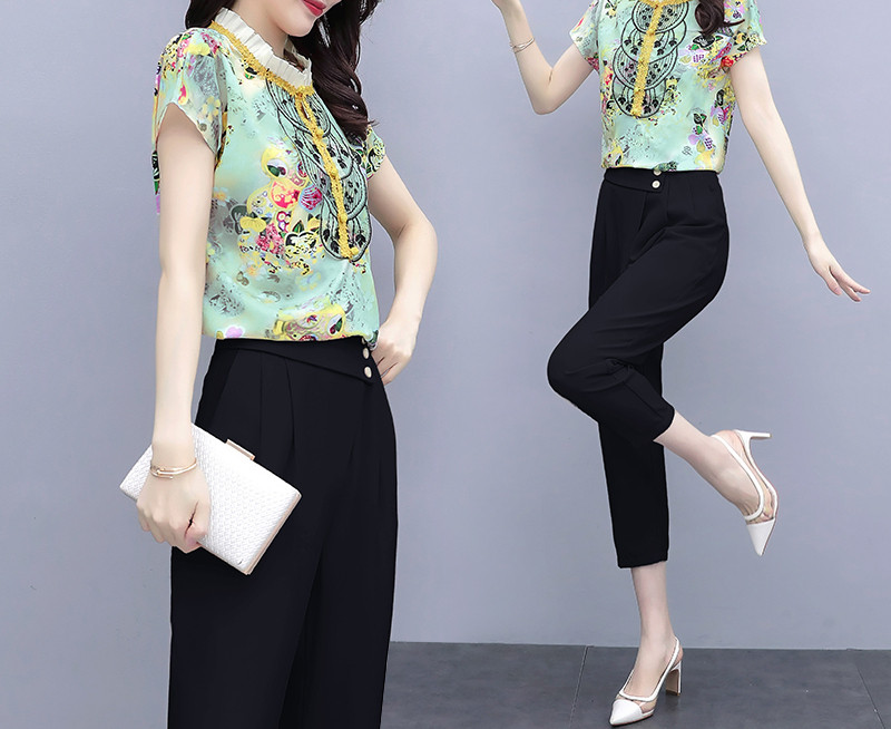 Novi model ženskog kompleta - bluza i hlače na asimetrično kopčanje