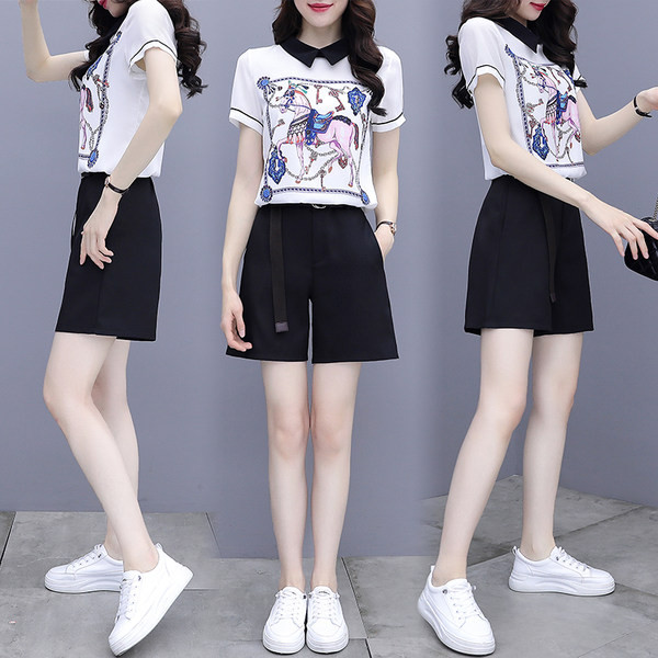 Sieviešu moderns komplekts ar aplikāciju