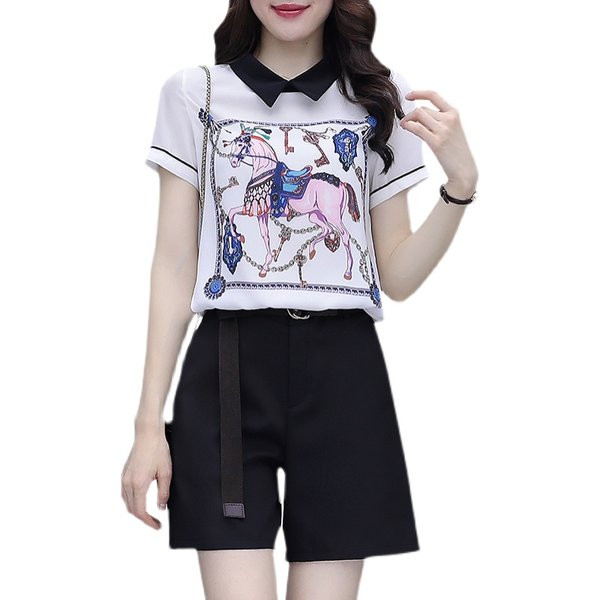 Sieviešu moderns komplekts ar aplikāciju