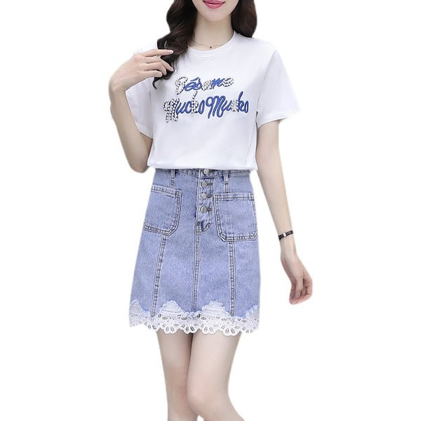 Moderan ženski komplet s čipkom i natpisima