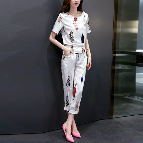 Ženski ljetni komplet - bluza i hlače s printom u boji